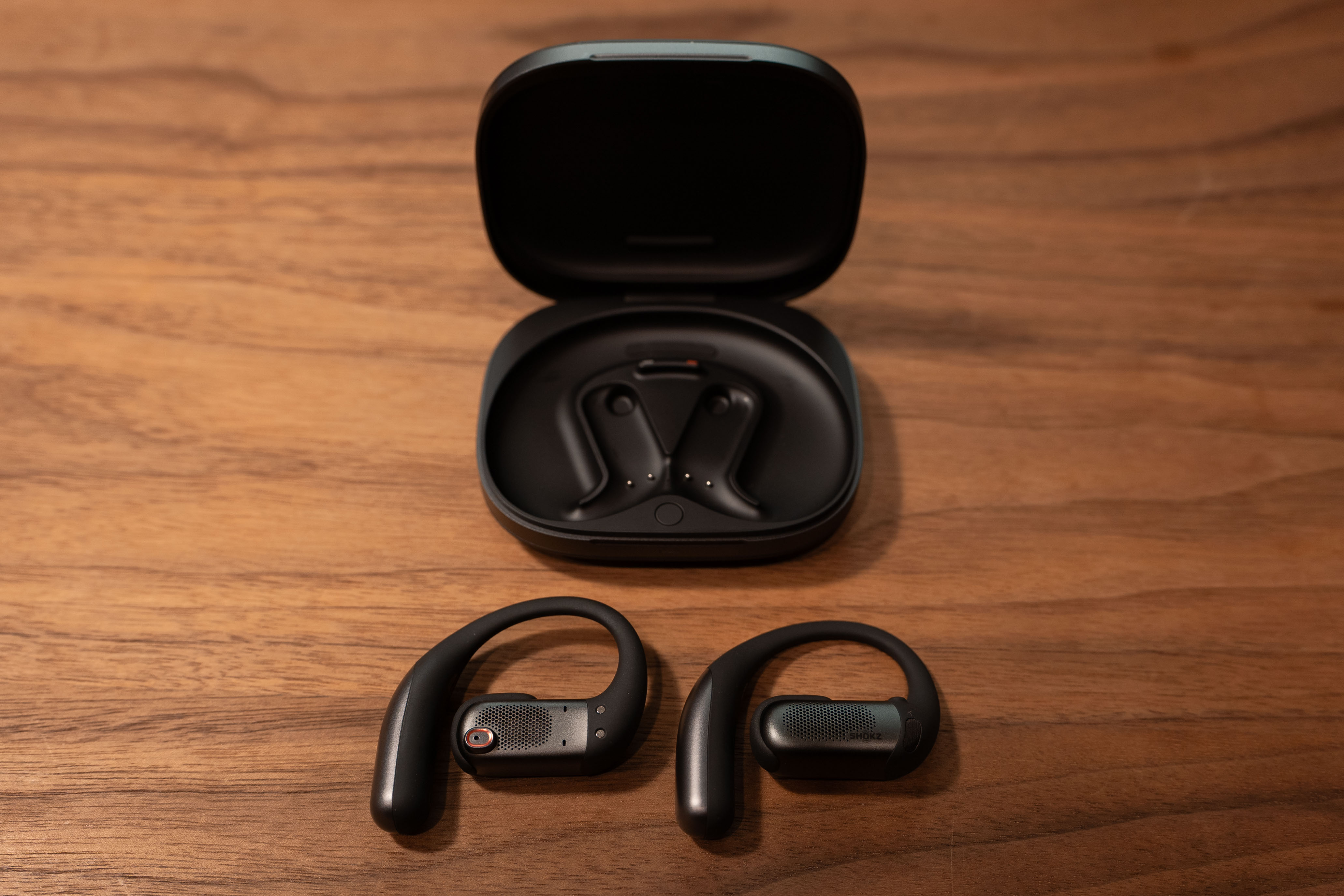 Shokz OpenFit Pro 徹底レビュー：耳を塞がないのにノイズ低減＆音質劇