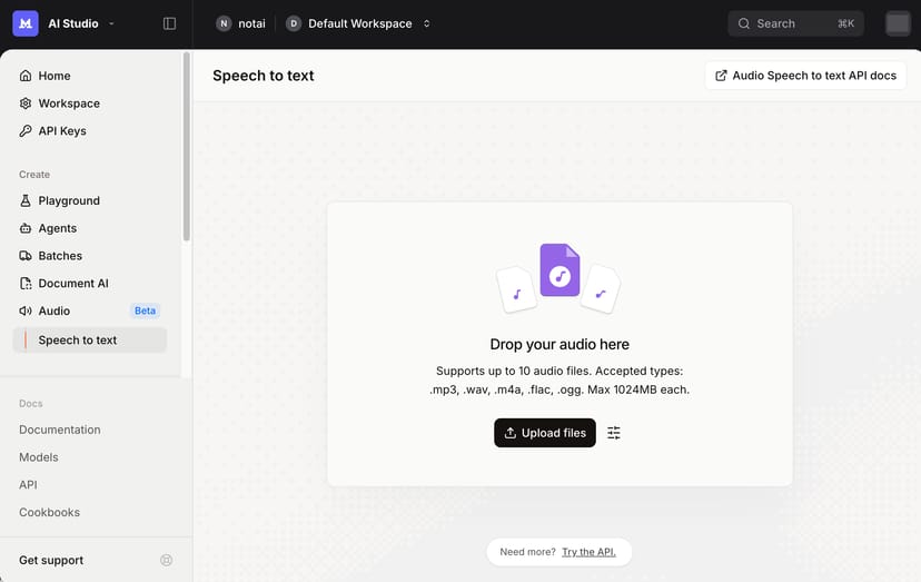 Mistral AI StudioのSpeech to text画面。音声ファイルをドラッグ＆ドロップまたはアップロードして文字起こしできる