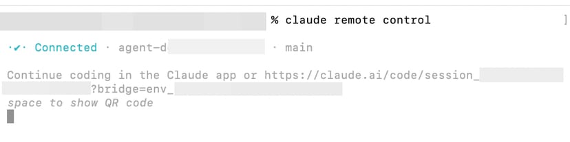 ターミナルでclaude remote controlコマンドを実行した画面。セッションURLとConnectedステータスが表示されている